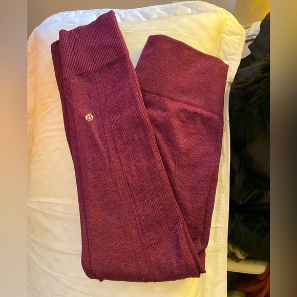 lululemon athletica Pants - Lululemon size 6 maroon legging